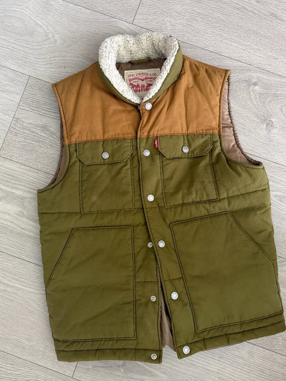 Levi's Puffer Vest Size Small